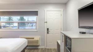 Motel 6 Cornwall, ON