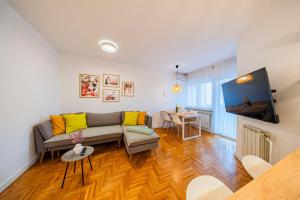 Flex SelfCheckIns 194 - Zagreb - 2 Bedrooms - Parking - Loggia