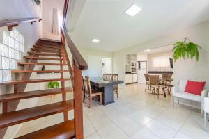 Casa com Jardim e Acesso à Praia BB3475