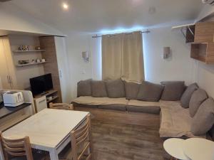 CAMPING LA PIGNADE MOBILHOME Max 8 PERSONNES