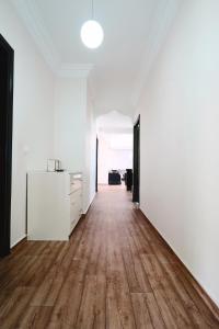 LAndalou -3 bedrooms with Parking in Downtown