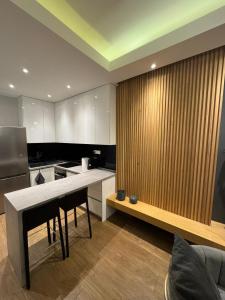 White Tower Luxury Apartment