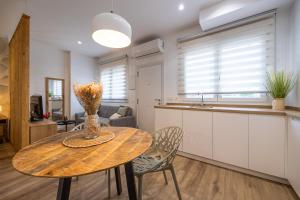 Estudio moderno en parque del Oeste