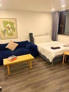 4 Bed Flat in Hoxton Zone 1 with Balcony