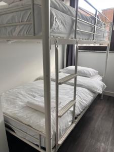 Heart of Hoxton 4 Bed Flat Zone 1 Balcony