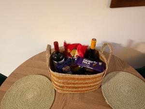 Central & Rare AntiqueQuarter