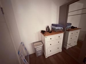 Central & Rare AntiqueQuarter