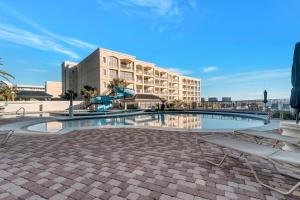 Lighthouse on the Bay Unit 2411