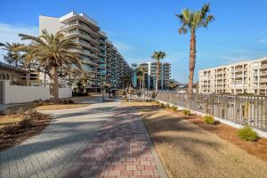 Lighthouse on the Bay Unit 2411