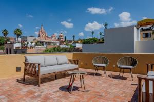 Casa La Purísima, Designer Retreat in Centro with Heated Pool & City Views