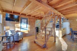 Access to Community Marina! Lake-View Murray Cabin