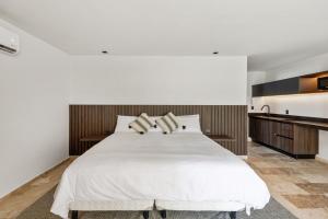 Artra, Modern Comfort with pool views