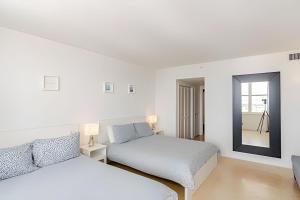 Pavilion -Amazing bay sunset-Miami Beach