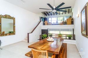 Oceanside Beach house Pool & Short walk to Beach