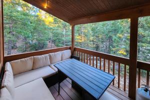 High Noon Hideaway: Zion Cabin w Fire Pit!