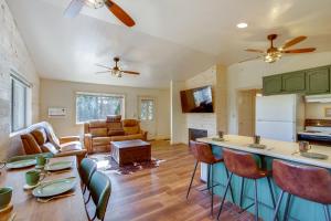 High Noon Hideaway: Zion Cabin w Fire Pit!