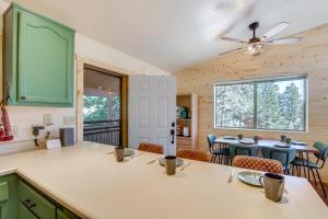 High Noon Hideaway: Zion Cabin w Fire Pit!