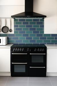 Modern 2-Bed Ground Flat Near Clapham Junction