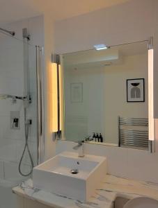 Modern 2-Bed Ground Flat Near Clapham Junction