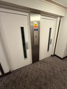 Stunning One Bedroom Apartment In Park West