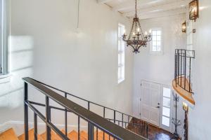 Walk to Santa Fe Plaza Historic Eastside Retreat