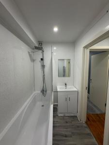 Garden Ground Floor 2 Bedrooms Flat