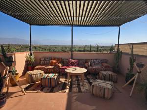 Exclusive Marrakech Villa - 7 Suites - Heated Pool - Staff Included - Sleeps 14