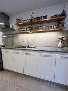 Chalet en zona Güemes-SOLO FAMILIAS