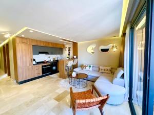 Modern Gueliz Suite - Balcony Views