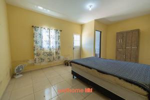 Casa com Piscina e Churrasqueira em Itanhaem