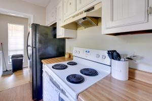 3 Mi to AFB WFH-Friendly Hub in Warner Robins!