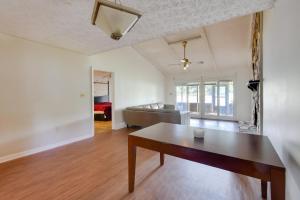 3 Mi to AFB WFH-Friendly Hub in Warner Robins!