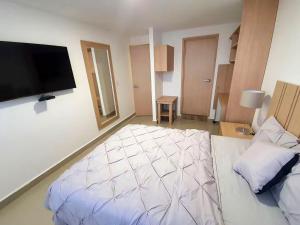 09 Magnífica habitación cerca CAS Consulado, Expo