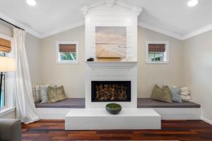 Just Wow! Luxury & Huge Heated Pool & Spa Home!