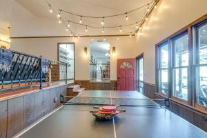 Relaxing Cabin Retreat with Games! Louisbug Hideaway