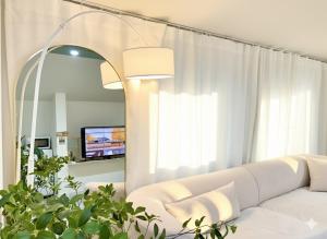 Hongdae 30 seconds to Subway