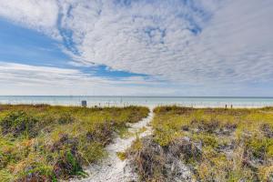 Steps to Sand! PCB Haven with Furnished Outdoor Area