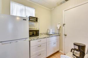 Steps to Sand! PCB Haven with Furnished Outdoor Area