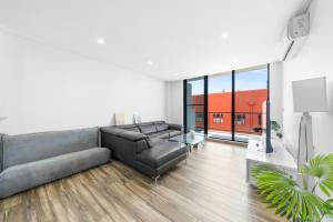 Superb 2BR Apt with Parking & DarlingHarbour-10min walk