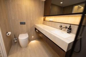 Penthouse - Luxury 2 Storey -3 Bedroom Sky home!