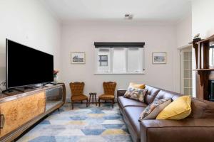 The Golden Key Henley Beach