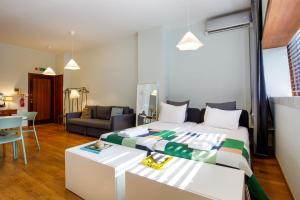 Casa Agustina, Central and sunny Studio with optional Parking