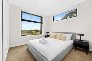 Amazing Modern Townhouse at Heart of Mount Waverley