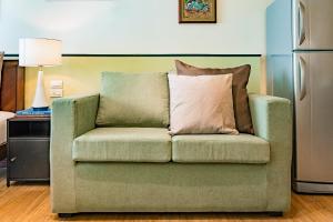 Abreeza Place Ayala Apartments l Central Davao l Next to Ayala Mall l Fast Wifi l Managed by Bleuspace