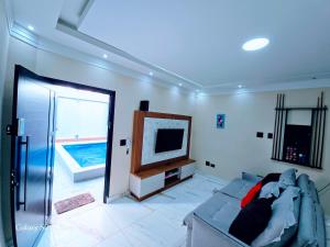 Casa Encantadora com opcao de piscina aquecida, lazer completo e do lado da praia