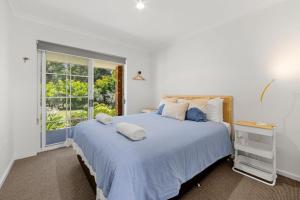 Callala Bay n Beach House - Pet Friendly with Fireplace