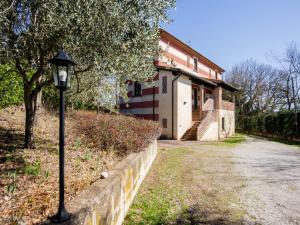 Mansion in Citerna with Pool & Garden