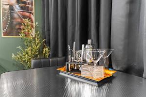 Martini Bar Speakeasy Studio 10min to Broadway