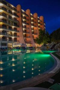 StayFlex by Helios -Inclusive - Kids Slide - Pools - AC in the rooms - EV station