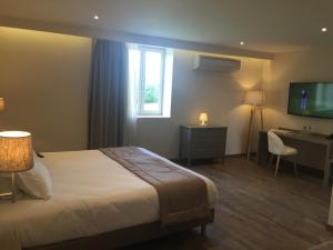 Hotels La Sorelle Hotel Golf et Restaurant : Suite Junior - Vue sur Jardin - Non remboursable